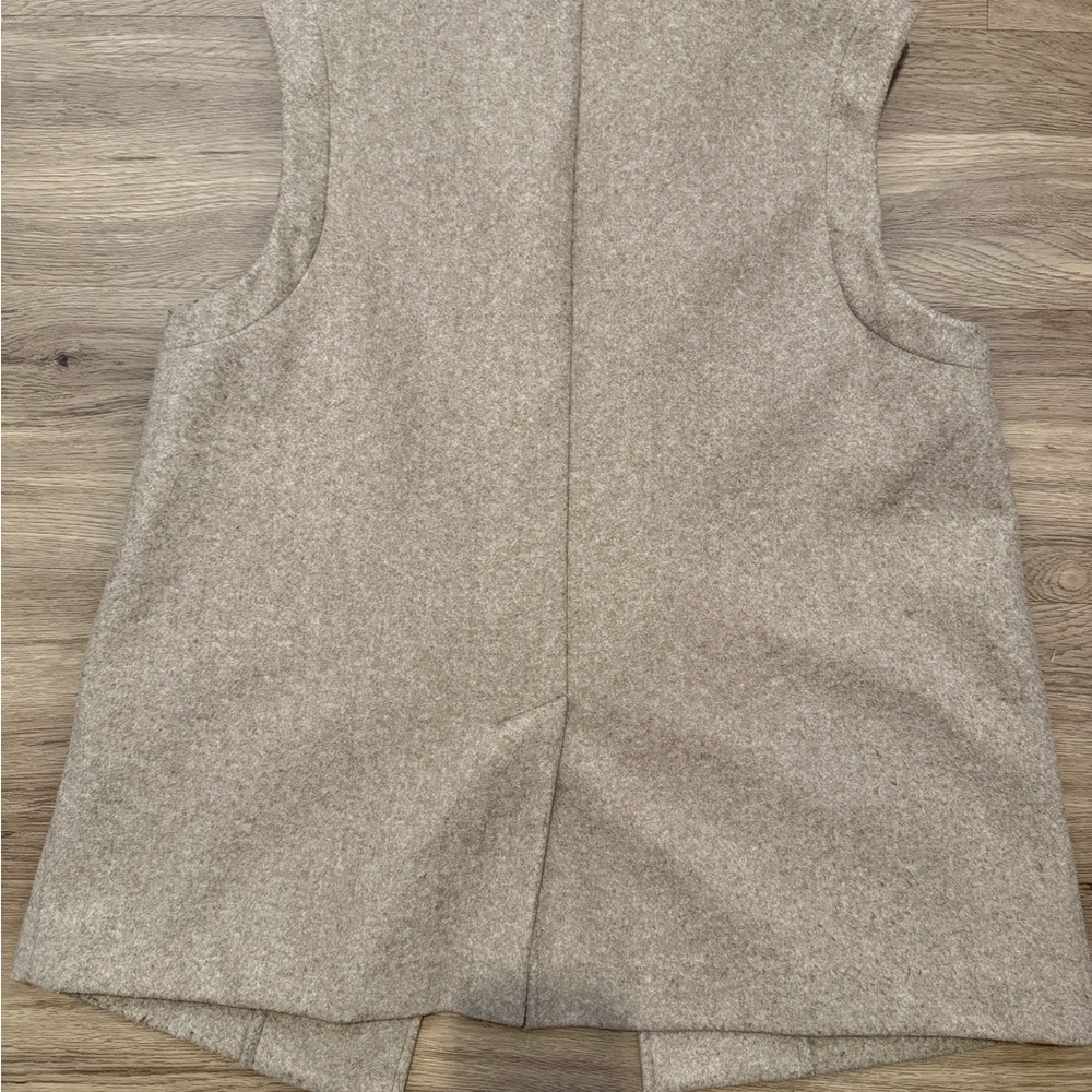 Zara Women's Beige Vest with Pockets - Picture 3 of 5